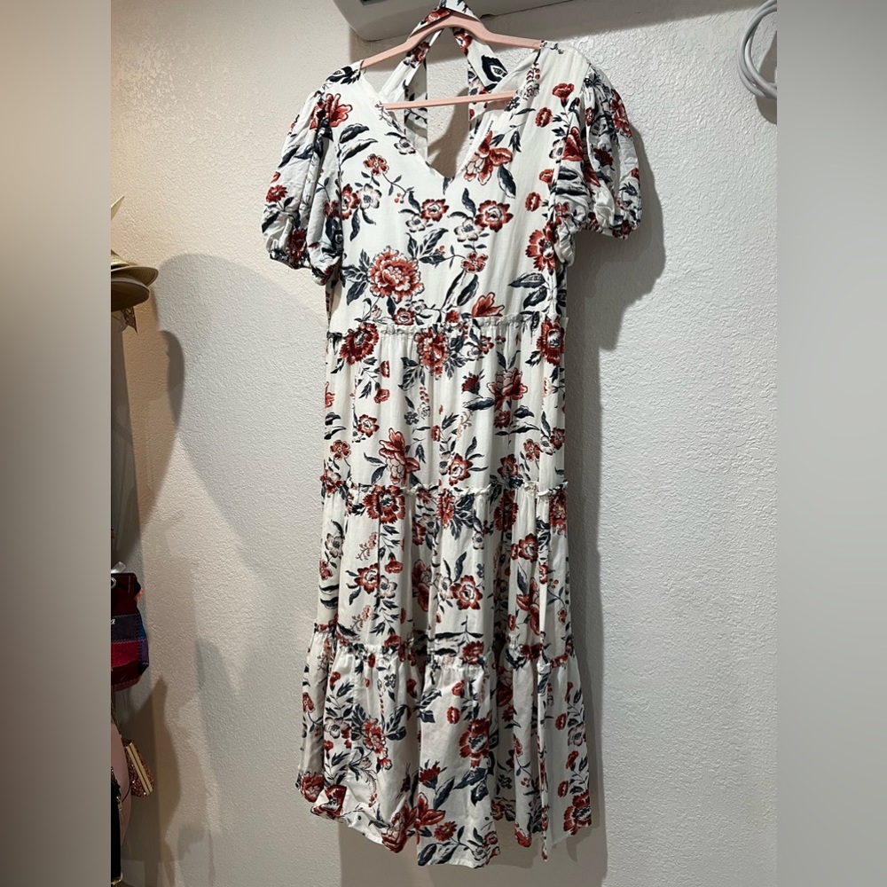 White with orange/red flowers